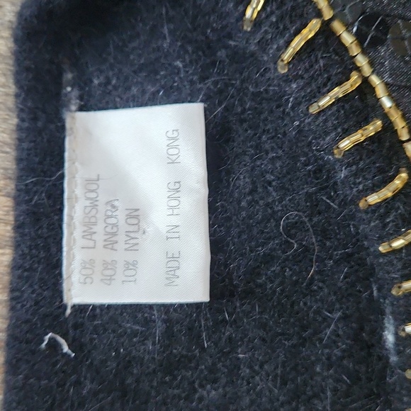 Vtg Heavily beaded and embellished black Gold angora blend sweater Sz L - Picture 3 of 9
